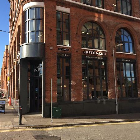 City Centre Belfast Free Parking Екстериор снимка