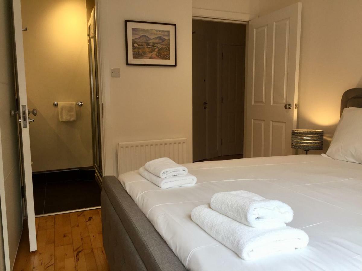 City Centre Belfast Free Parking Екстериор снимка