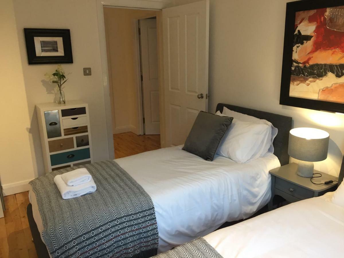 City Centre Belfast Free Parking Екстериор снимка