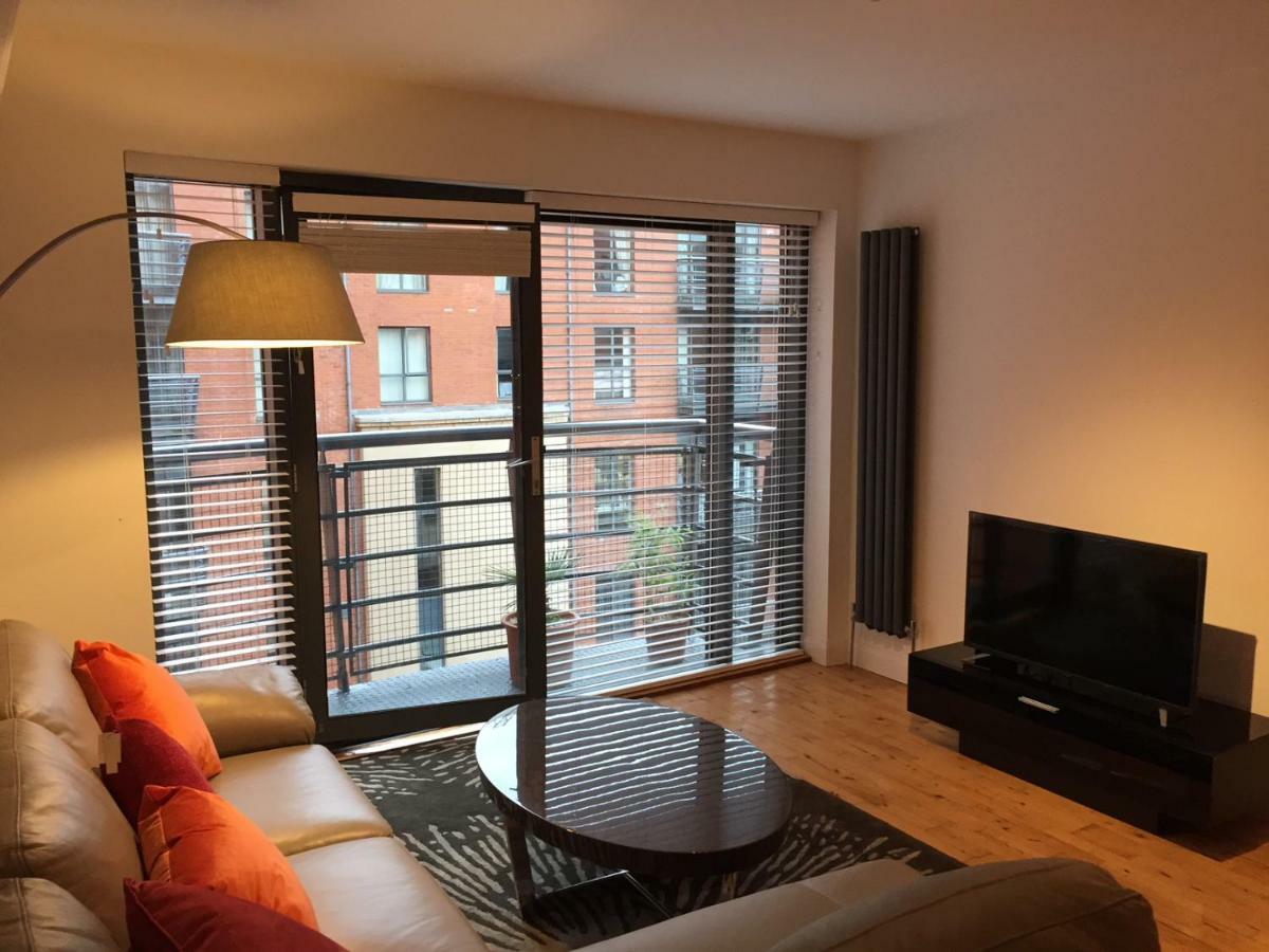 City Centre Belfast Free Parking Екстериор снимка